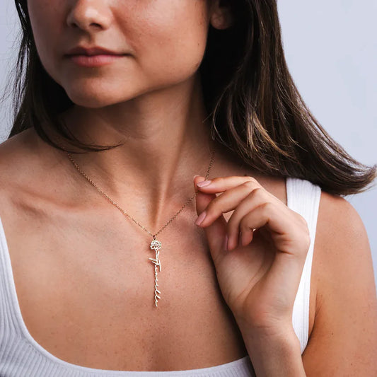 Személyre szabott születési virág névnyaklánc