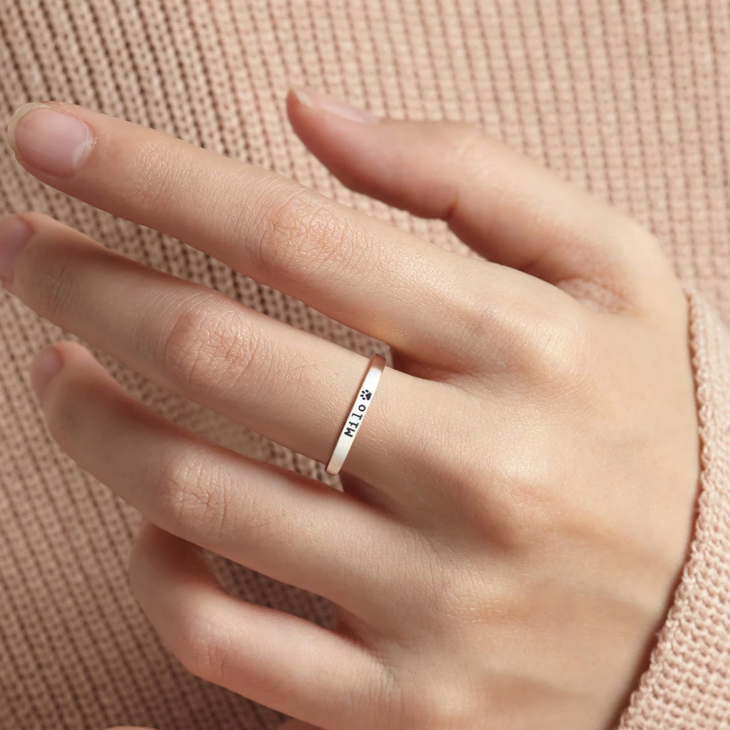 Személyre szabott háziállat névgyűrű